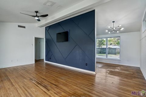 Photo of 323 Little John Dr Dr, Baton Rouge, LA 70815 (MLS # BR2026004503)