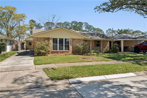 Photo of 9817 Hawthorne Avenue Ave, River Ridge, LA 70123 (MLS # NO2547867)