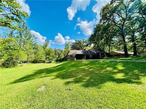 Photo of 8413 Fairway Drive Dr, Pineville, LA 71360 (MLS # CN2552415)