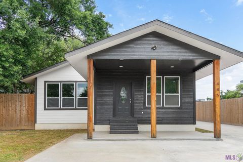 Photo of 445 Lovers Ln Ln, Baton Rouge, LA 70806 (MLS # BR2026007023)