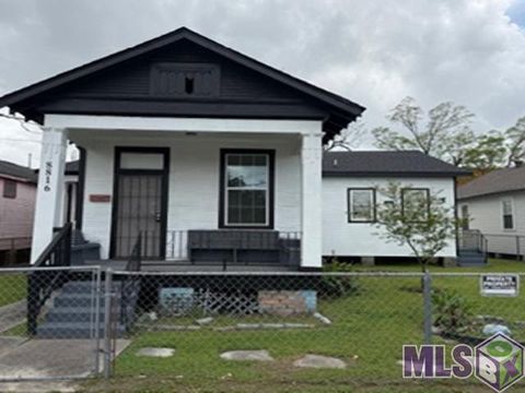 Photo of 8816 Olive St St #A-B, New Orleans, LA 70118 (MLS # BR2026007100)