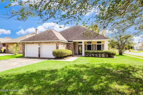 Photo of 107 Kings Harbour Drive, Lafayette, LA 70508 (MLS # 2600009618)