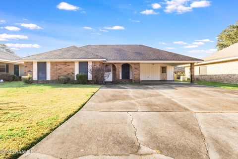 Photo of 106 Kingswood Drive, Lafayette, LA 70501 (MLS # 2600000702)