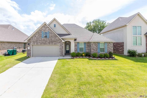 Photo of 21272 W Grove Dr DR, Zachary, LA 70791 (MLS # BR2026009242)