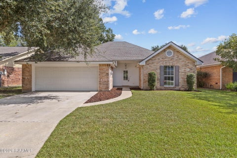 Photo of 103 Boring Circle, Lafayette, LA 70506 (MLS # 2600009094)