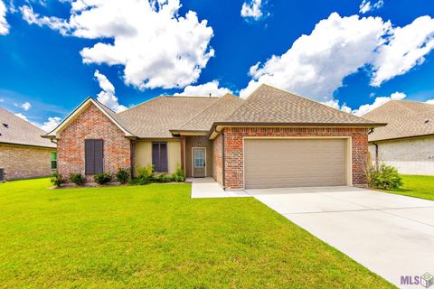 Photo of 158 Pond Dr Dr, Thibodaux, LA 70301 (MLS # BY2026009209)