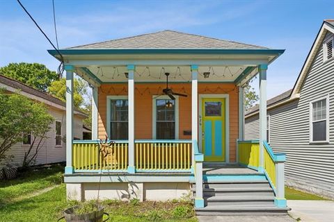 Photo of 626 St. Maurice Avenue Ave, New Orleans, LA 70117 (MLS # NO2549930)