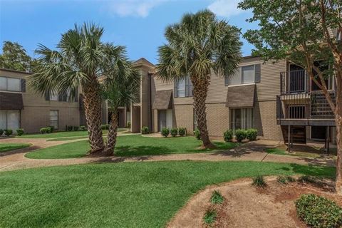 Photo of 7019 Crowder Boulevard BLVD #126, New Orleans, LA 70127 (MLS # NO2558045)