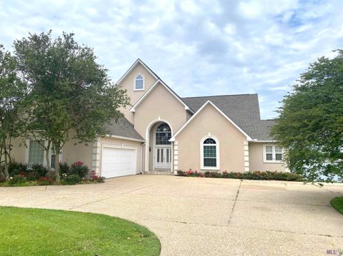 Photo of 7512 False River Rd Rd, Oscar, LA 70762 (MLS # BR2026007671)
