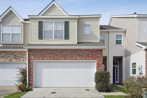 Photo of 10 E Nouveau Lane Ln, Metairie, LA 70003 (MLS # NO2541837)