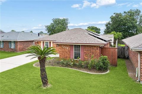 Photo of 3310 Chateau Boulevard, Kenner, LA 70065 (MLS # NO2553687)
