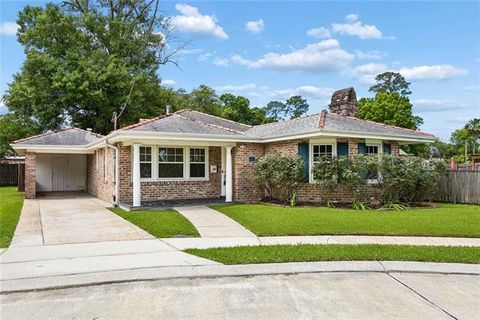 Photo of 7 Ellen Court Ct, Jefferson, LA 70121 (MLS # NO2556317)