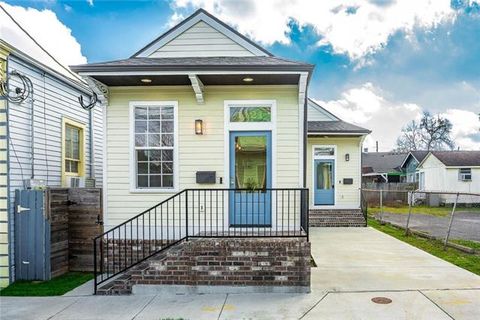 Photo of 1119-21 Bartholomew Street St, New Orleans, LA 70117 (MLS # NO2544181)