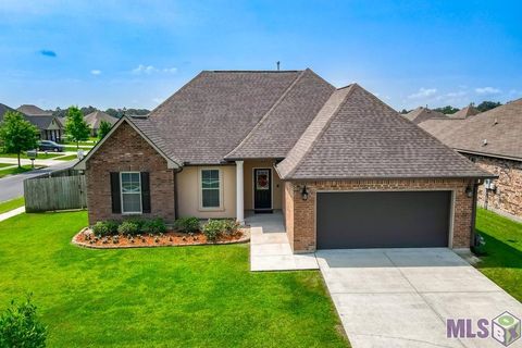 Photo of 42453 Harborstone Ave Ave, Prairieville, LA 70769 (MLS # BR2026011715)