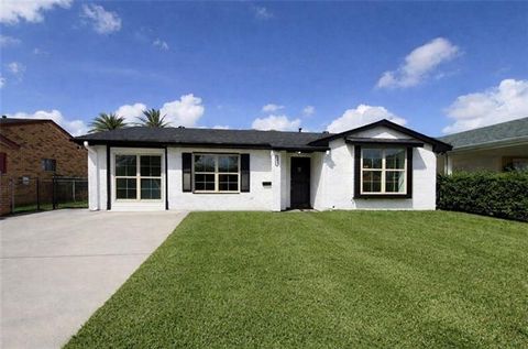 Photo of 117 Morgan Court Ct, Westwego, LA 70094 (MLS # NO2551304)