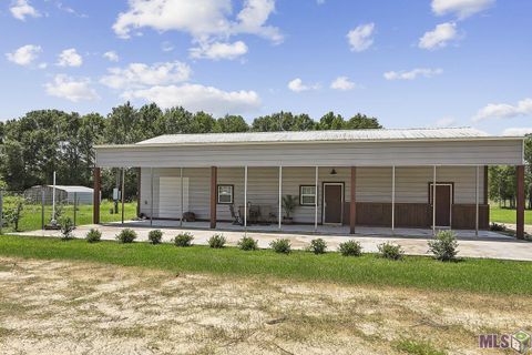 Photo of 11710 Peairs Rd Rd, Zachary, LA 70791 (MLS # BR2026008855)