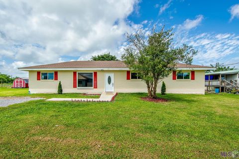 Photo of 371 E 7th St St, Larose, LA 70373 (MLS # BY2026006187)