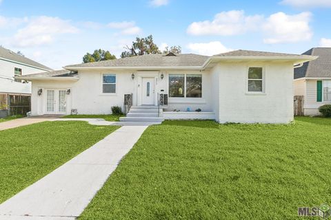 Photo of 5217 Chamberlain DR, New Orleans, LA 70122 (MLS # BY2026010109)