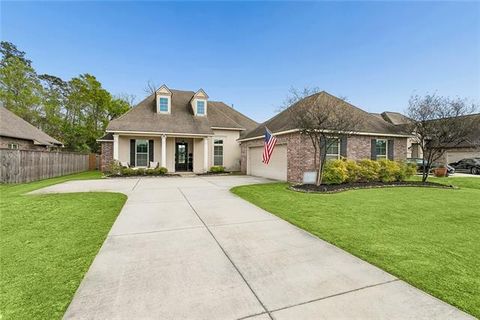 Photo of 183 Raiford Oaks Boulevard Blvd, Madisonville, LA 70447 (MLS # NO2549696)