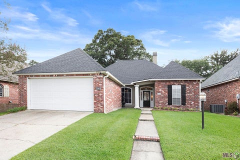 Photo of 25861 Audubon Ave Ave, Denham Springs, LA 70726 (MLS # BR2026013656)