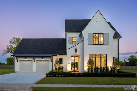 Photo of 134 Magnolia Wood Ave Ave, Baton Rouge, LA 70808 (MLS # BR2026006767)