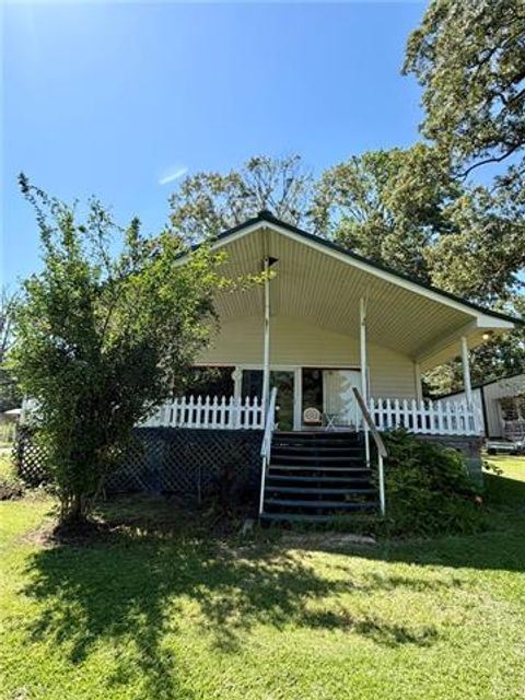 Photo of 298 Hideaway Drive DR, Zwolle, LA 71486 (MLS # CN2559374)