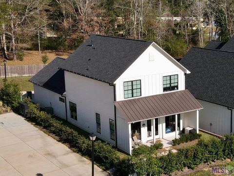 Photo of 3084 Parkside Ln Ln, St. Francisville, LA 70775 (MLS # BR2026001817)