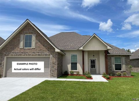 Photo of 42468 Blue Bay Dr, Ponchatoula, LA 70454 (MLS # NO2026011577)