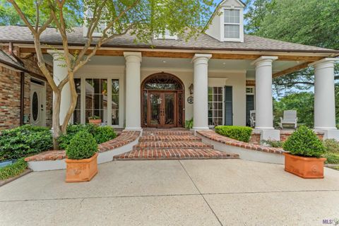 Photo of 10645 Old Lodge Ct CT, Baton Rouge, LA 70817 (MLS # BR2026008384)