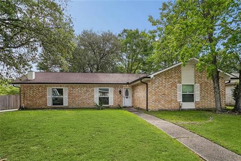 Photo of 220 William Drive Dr, Slidell, LA 70458 (MLS # NO2553014)