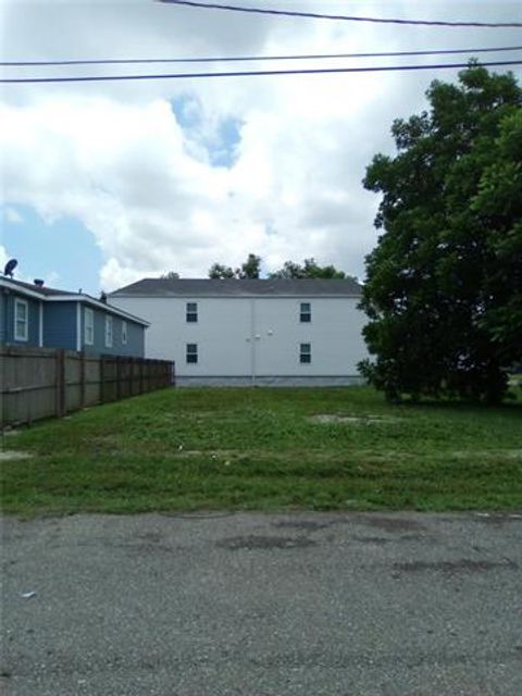 Photo of 1900 Choctaw Street St, New Orleans, LA 70117 (MLS # NO2548054)