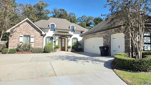 Photo of 18167 Villa Trace Ave Ave, Central, LA 70739 (MLS # BR2026003613)