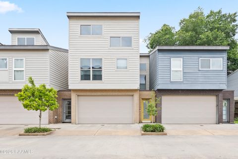 Photo of 302 Highland Oaks Lane, Lafayette, LA 70508 (MLS # 2600002886)