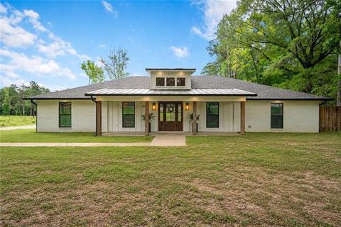 Photo of 466 Frost Road Rd, Pineville, LA 71360 (MLS # CN2560301)