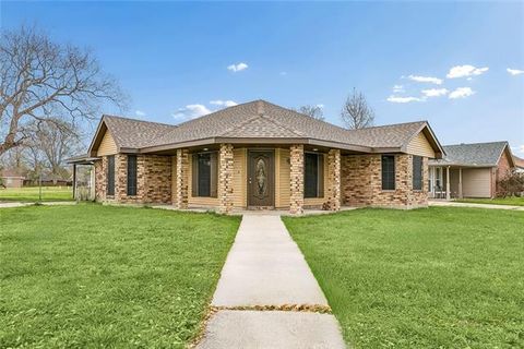 Photo of 3200 Lakewood Drive, Violet, LA 70092 (MLS # NO2561342)