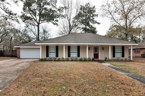 Photo of 555 Cross Gates Boulevard Blvd, Slidell, LA 70461 (MLS # NO2555818)