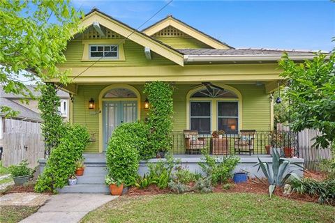 Photo of 4915 Painters Street St, New Orleans, LA 70122 (MLS # NO2551798)