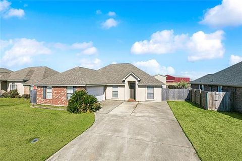 Photo of 48 Tuscany Drive Dr, Laplace, LA 70068 (MLS # NO2541554)