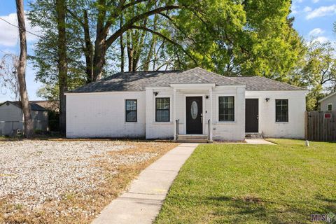 Photo of 237 Capitol St St, Denham Springs, LA 70726 (MLS # BR2026005283)