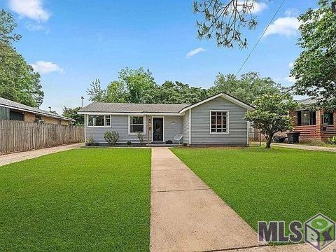 Photo of 1958 Christian St St, Baton Rouge, LA 70808 (MLS # BR2026002187)