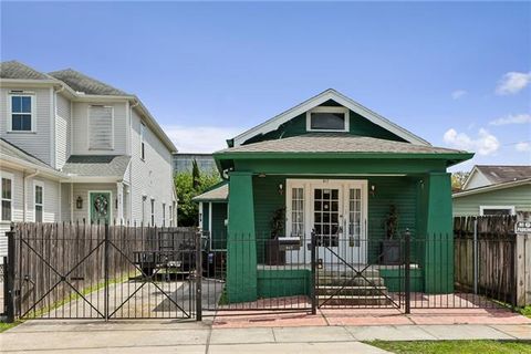 Photo of 917 Dufossat Street St, New Orleans, LA 70115 (MLS # NO2555145)