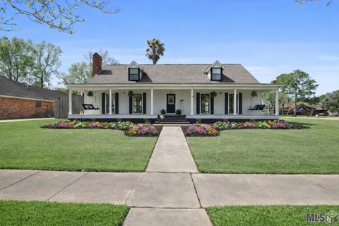 Photo of 4808 Mobile Dr Dr, Baton Rouge, LA 70817 (MLS # BR2026004558)