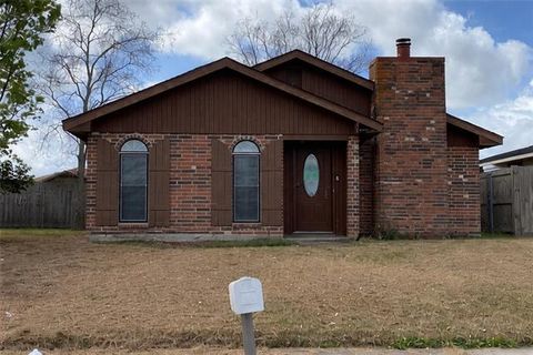 Photo of 7548 Briarwood Drive Dr, New Orleans, LA 70128 (MLS # NO2548602)