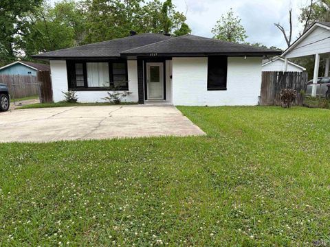 Photo of 6069 Beechwood Dr Dr, Baton Rouge, LA 70805 (MLS # BR2026007521)