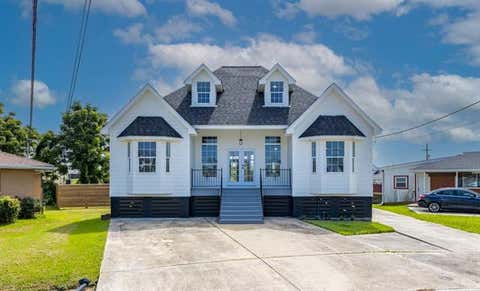 Photo of 5031 New York Circle CIR, New Orleans, LA 70126 (MLS # NO2573194)