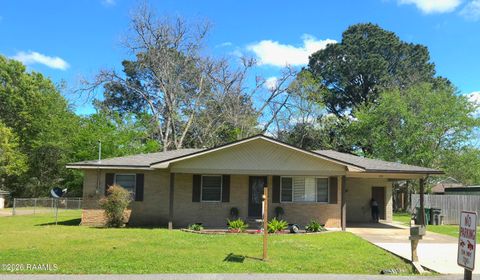 Photo of 211 Yvonne Street, Broussard, LA 70518 (MLS # 2600002338)