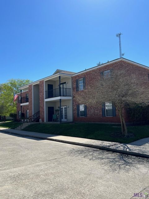 Photo of 153 Aspen Square Sq #23, Denham Springs, LA 70726 (MLS # BR2026004513)