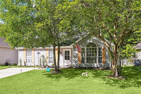 Photo of 608 Dean Street St, Mandeville, LA 70448 (MLS # NO2552094)