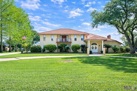 Photo of 221 Rienzi Drive Dr, Thibodaux, LA 70301 (MLS # BY2026006266)