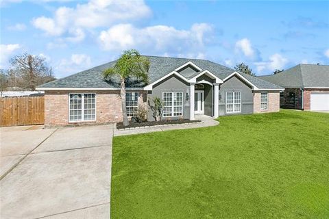 Photo of 123 Montpelier Drive Dr, Boutte, LA 70039 (MLS # NO2542334)